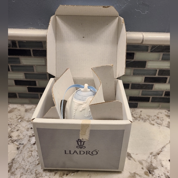 Lladro 1990 Porcelain Annual Christmas Bell Ornament - Picture 6 of 7